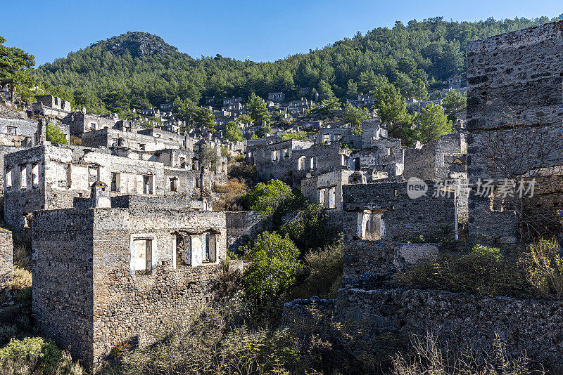 废弃的Kayakoy (Levissi Village, Karmylassos)石屋